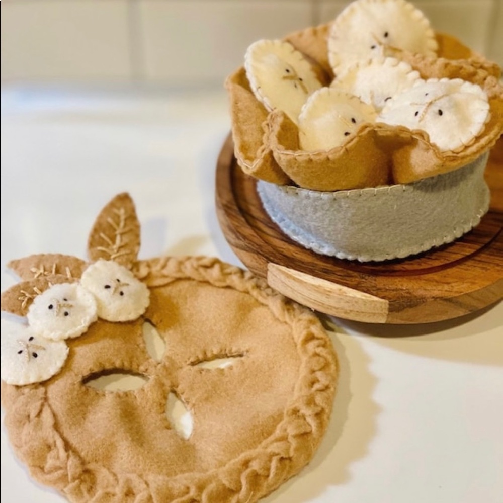 Hand made felt pie